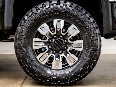 Used 2024 GMC Sierra 3500 Denali w/ Denali Reserve Package AWD/4WD image 39