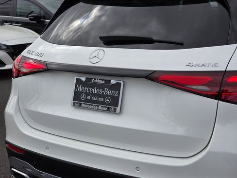 Used 2025 Mercedes-Benz GLC 300 4MATIC image 15