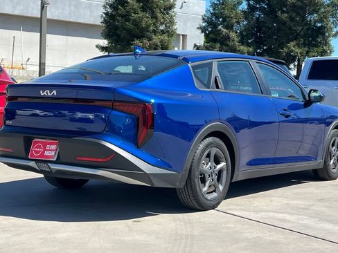 Used 2025 Kia K4 LXS image 3