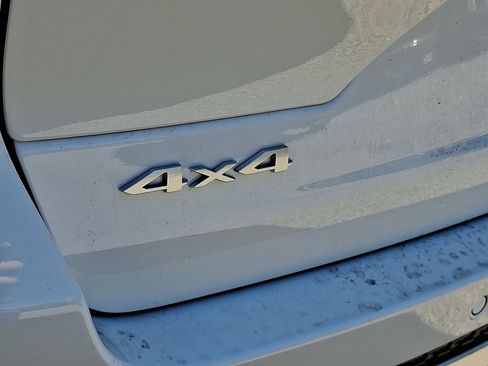 New 2025 Jeep Grand Cherokee Summit image 16