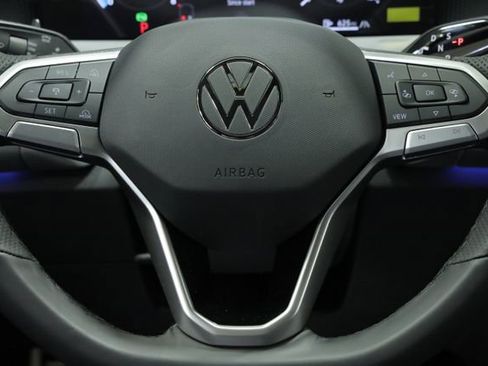 New 2026 Volkswagen Tiguan SE R-Line FWD image 13