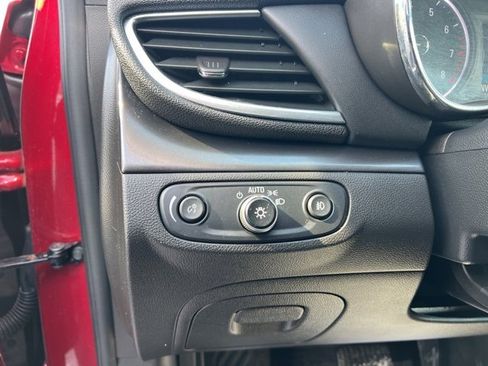 Used 2018 Buick Encore Premium image 22