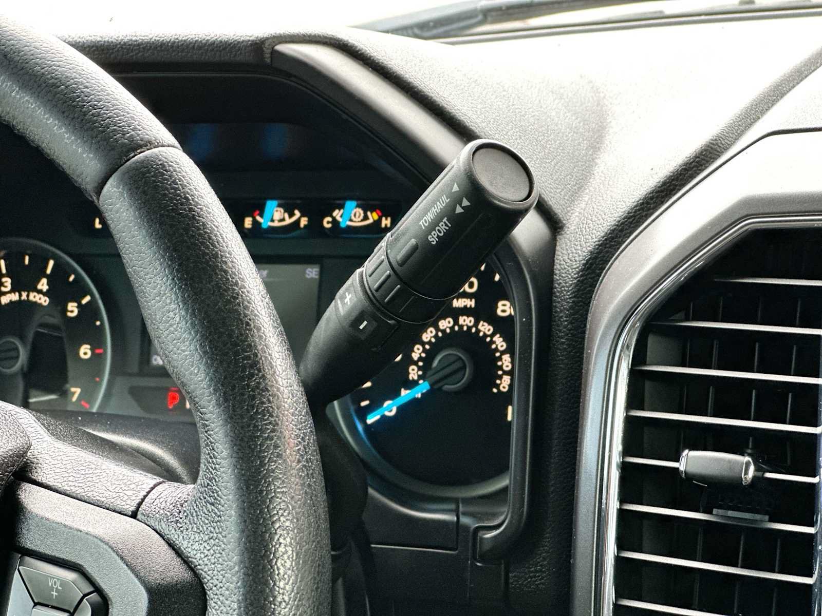 Used 2016 Ford F150 XLT w/ Equipment Group 301A Mid RWD image 21