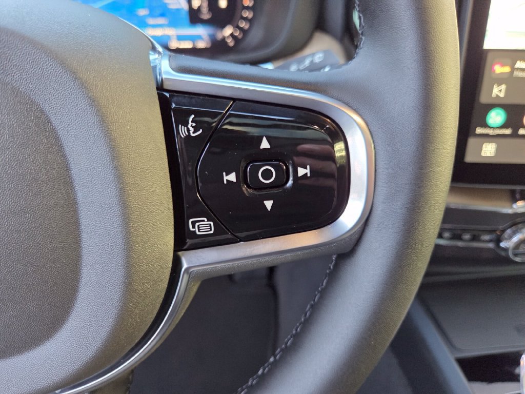 Used 2026 Volvo XC60 B5 Plus AWD/4WD image 19