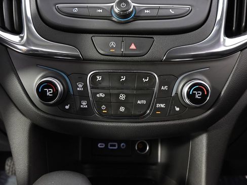 Used 2023 Chevrolet Equinox LT AWD/4WD image 31