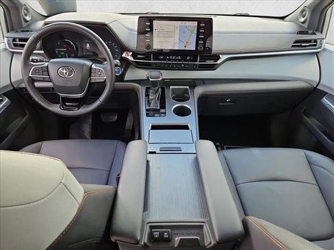 Used 2021 Toyota Sienna XSE w/ XSE Plus Package image 19