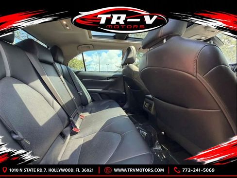Used 2021 Toyota Camry XSE FWD image 11