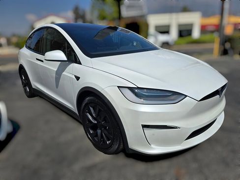Used 2022 Tesla Model X image 6