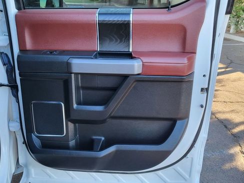 Used 2019 Ford F150 Platinum w/ Equipment Group 701A Luxury image 17