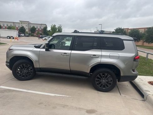 Used 2026 Lexus GX 550 image 5