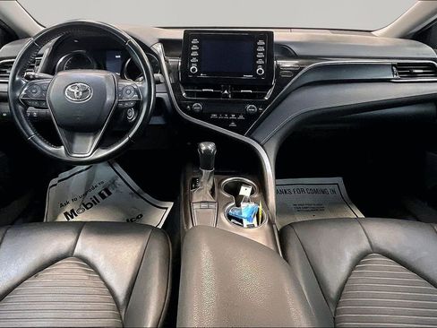 Used 2022 Toyota Camry SE FWD image 8