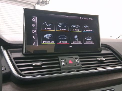 Used 2025 Audi Q5 e Premium image 22