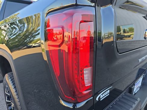 Used 2024 GMC Sierra 1500 AT4 w/ Technology Package AWD/4WD image 37