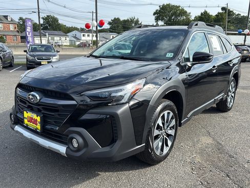 Used 2025 Subaru Outback Limited image 3