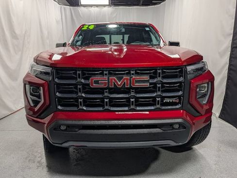 Used 2024 GMC Canyon AT4 w/ AT4 Premium Package AWD/4WD image 9
