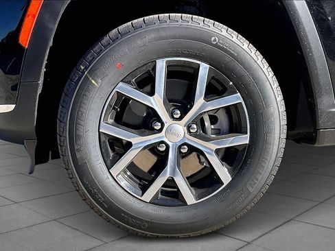 New 2025 Jeep Grand Cherokee L Limited AWD/4WD image 12
