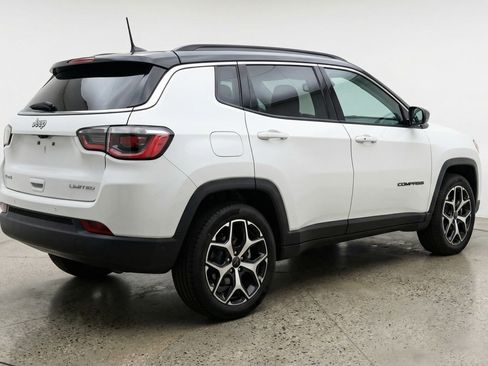 Used 2025 Jeep Compass Limited AWD/4WD image 9