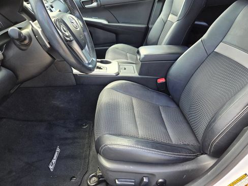 Used 2013 Toyota Camry SE w/ Convenience Pkg FWD image 23