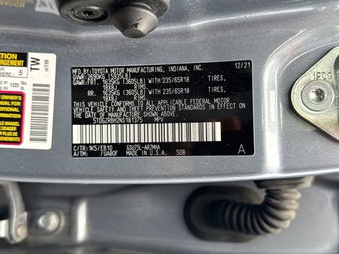 Used 2022 Toyota Highlander XLE AWD/4WD image 23