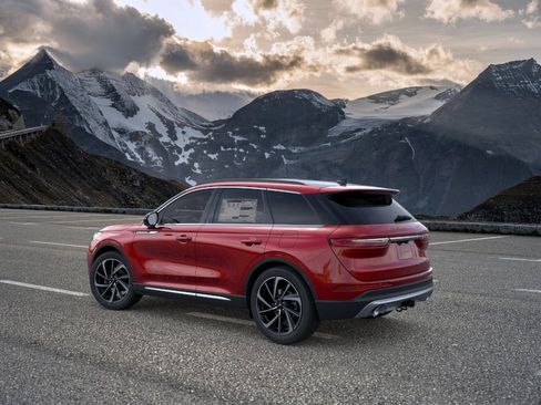 New 2026 Lincoln Corsair Reserve w/ Towing Package AWD/4WD image 4
