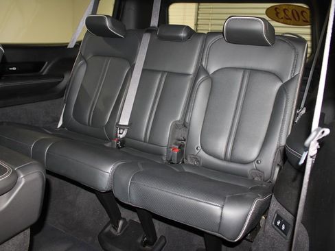 Used 2023 Jeep Grand Wagoneer L Series II image 27