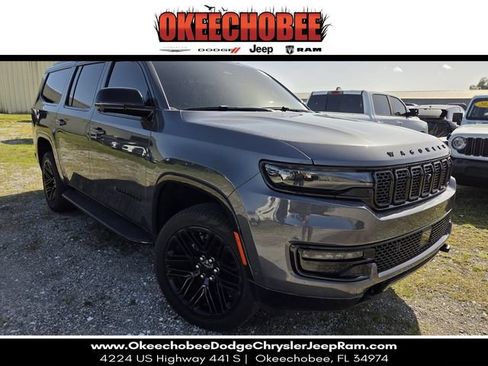 Used 2024 Jeep Wagoneer L Series II w/ Convenience Group I AWD/4WD image 1