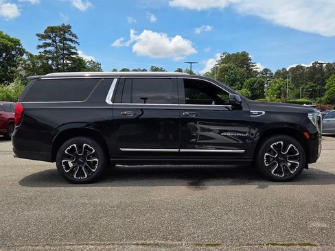 Used 2023 GMC Yukon XL Denali w/ LPO, Floor Liner Package AWD/4WD image 6