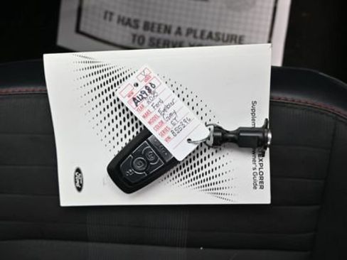 Used 2025 Ford Explorer ST-Line image 12