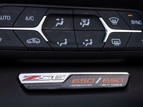 Used 2016 Chevrolet Corvette Z06 w/ 3LZ Preferred Equipment Group RWD image 33