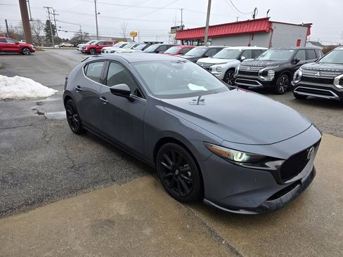 Used 2024 MAZDA MAZDA3 Hatchback w/Premium Plus Pkg image 3