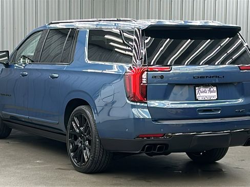 Used 2025 GMC Yukon XL Denali Ultimate image 3