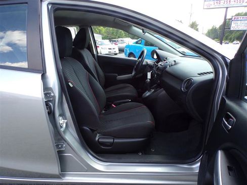 Used 2012 MAZDA MAZDA2 Touring FWD image 16