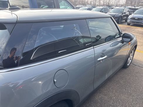 Used 2019 MINI Cooper 2-Door Hardtop image 17