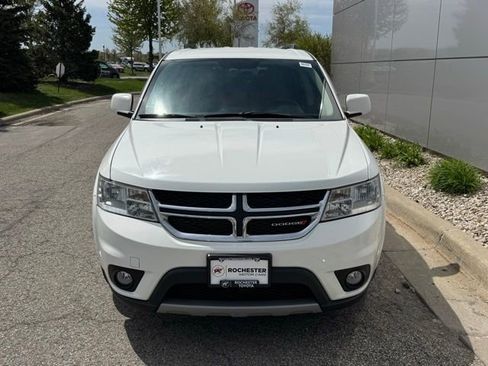 Used 2017 Dodge Journey SXT w/ Comfort/Convenience Group FWD image 32