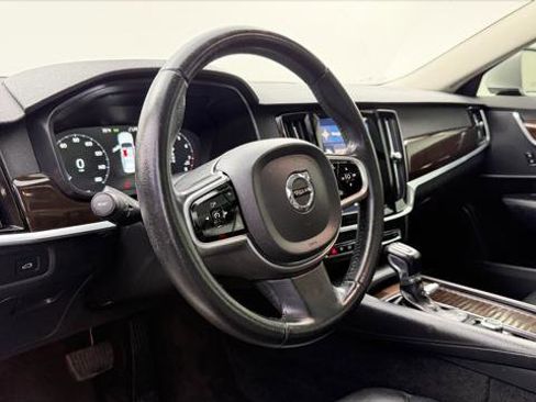 Used 2018 Volvo S90 T5 Momentum w/ Convenience Package FWD image 25