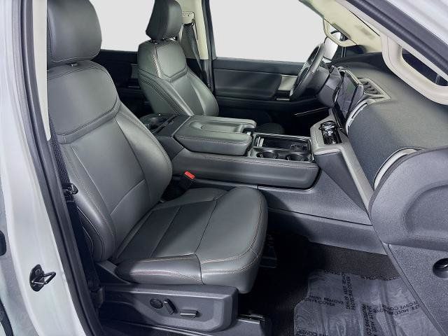 Certified 2025 Ford Expedition Active AWD/4WD image 30