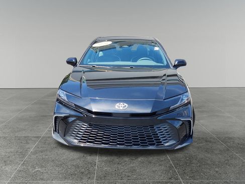 Used 2026 Toyota Camry SE w/ Convenience Package FWD image 2