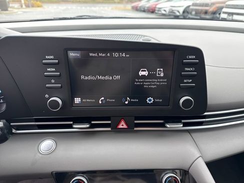 Certified 2025 Hyundai Elantra Sport image 18