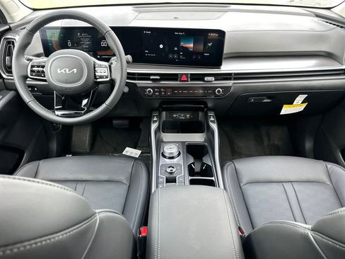 New 2025 Kia Sorento EX w/ EX Panoramic Sunroof Package image 18