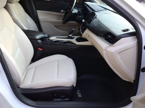 Used 2023 Cadillac CT4 Luxury RWD image 34