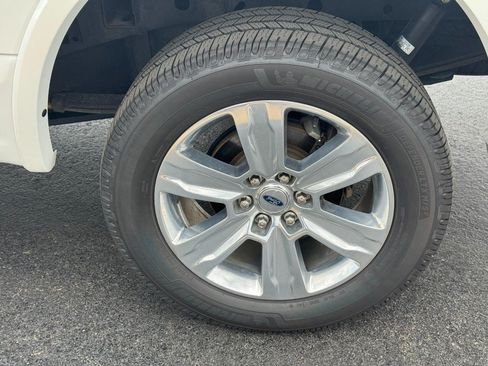 Used 2019 Ford F150 Platinum w/ Equipment Group 701A Luxury AWD/4WD image 8