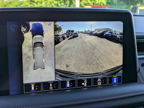 Used 2022 Chevrolet Suburban RST w/ Luxury Package image 33