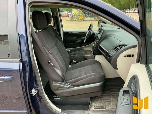 Used 2015 Dodge Grand Caravan SE w/ Quick Order Package 29E SE FWD image 7