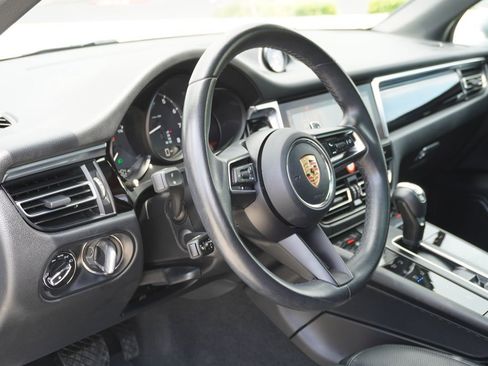 Used 2023 Porsche Macan AWD/4WD image 26