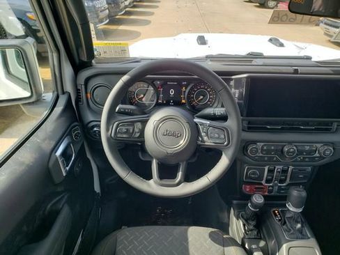 New 2026 Jeep Gladiator Mojave w/ Steel Bumper Group image 9