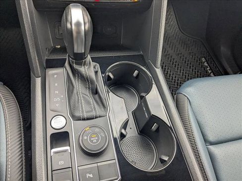 Used 2022 Volkswagen Atlas Cross Sport SEL R-Line image 13