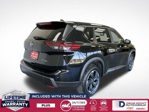Used 2024 Nissan Rogue SV image 3