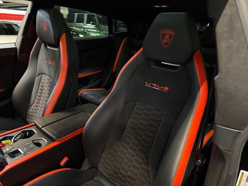 Used 2022 Lamborghini Urus AWD/4WD image 17