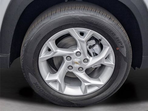 New 2026 Chevrolet Trax LS w/ LS Convenience Package FWD image 33