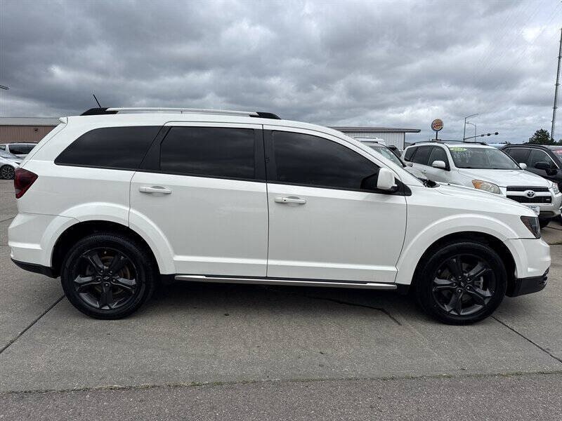 Used 2020 Dodge Journey Crossroad FWD image 9